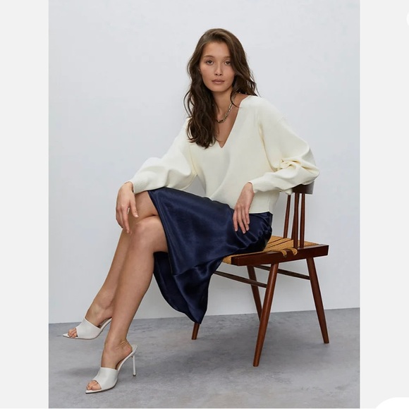 Babaton for Aritzia size 10 midi-length abstract print satin slip skirt. - Picture 3 of 8